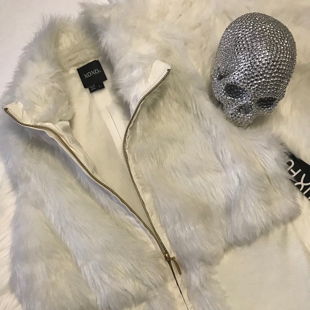 NWT XOXO Faux Fur zip up vest